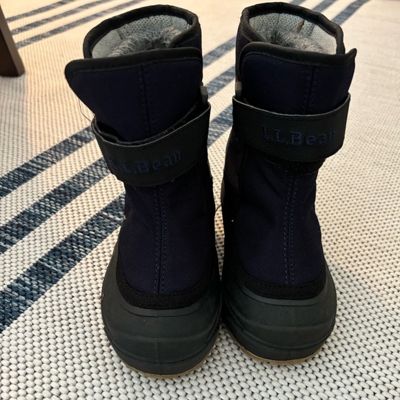 L.L. Bean Toddler Winter Boots size: 7 in great condition - Picture 2 of 3